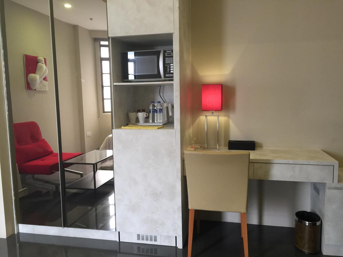 Triple 2 Khách sạn hẻo lánh