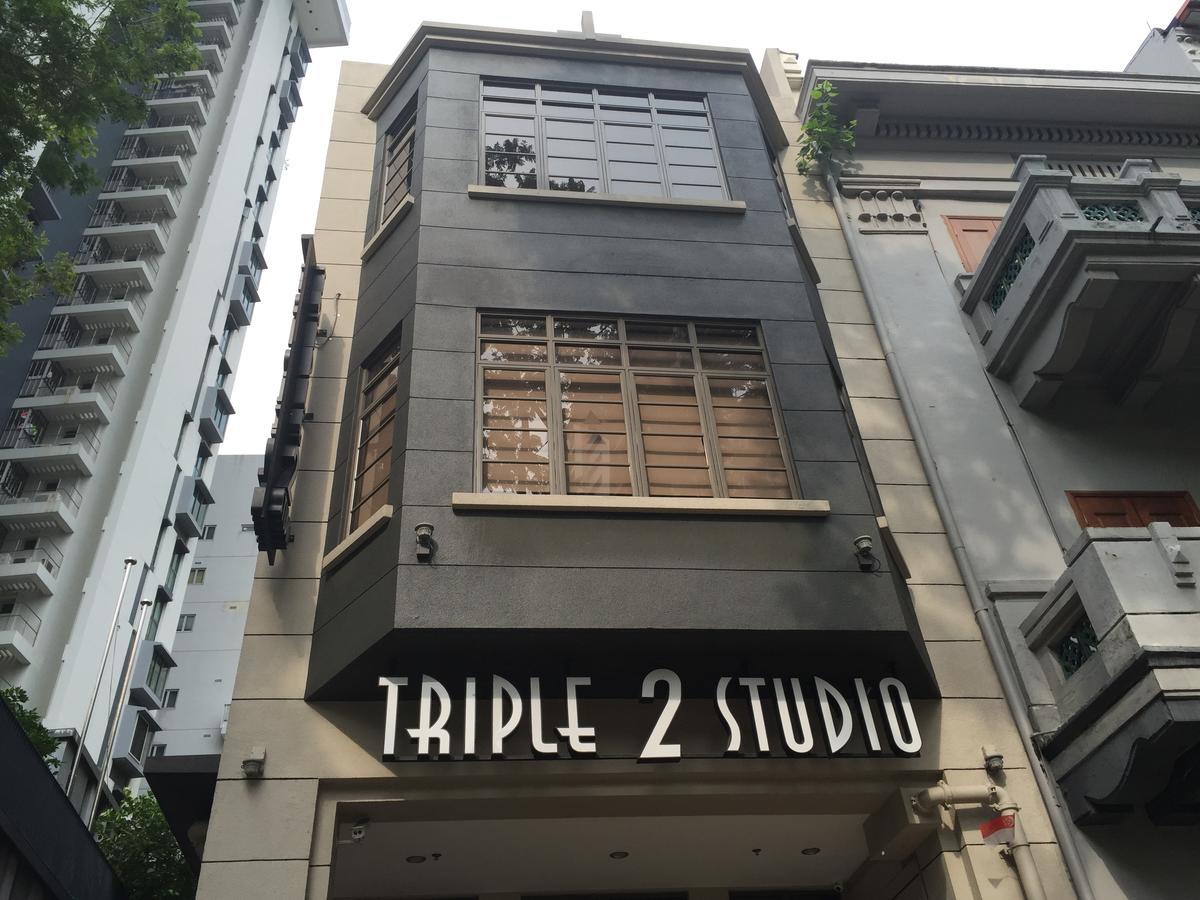 Triple 2 Khách sạn hẻo lánh 3*